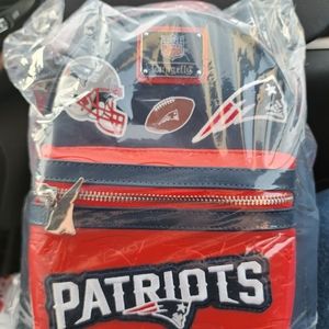 Patriots loungfly